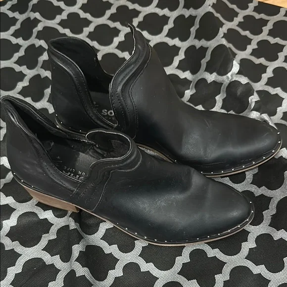 Sonoma | Shoes | Sonoma Black Ankle Boots With Elastic  display picture 1